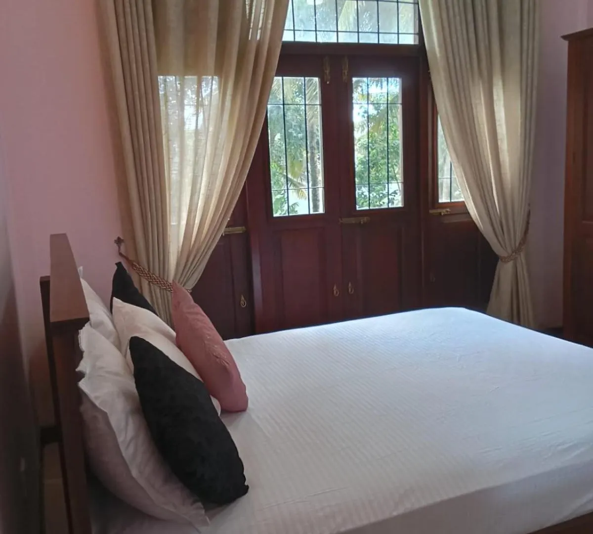 Sandu Villa Galkanda Watta Kandy Sri Lanka